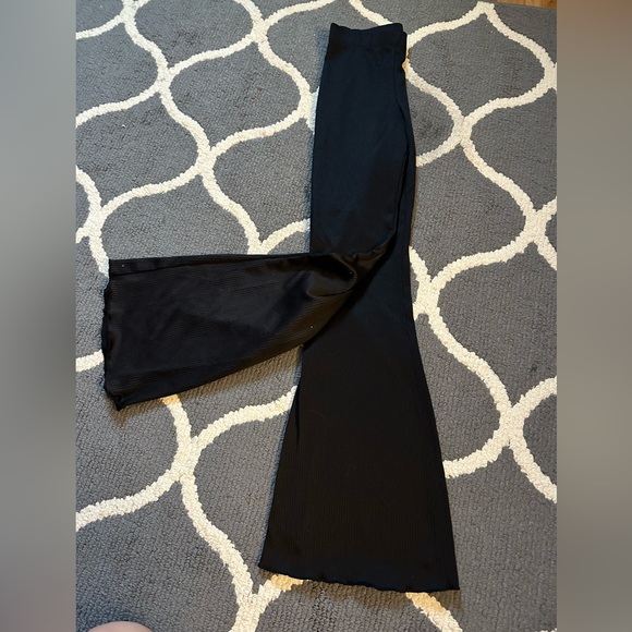 H&M ribbed flare leggings - Picture 2 of 3